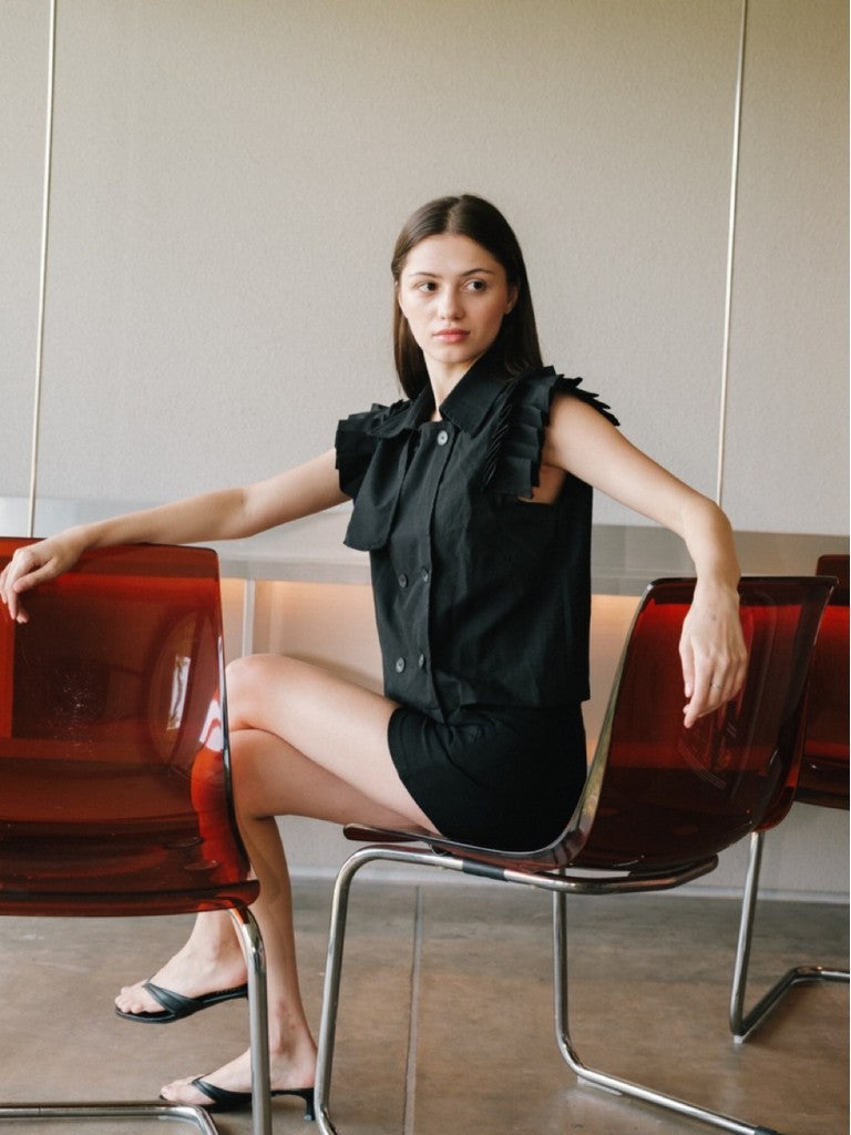 AUCTUS - Alma Ruffle Button Top