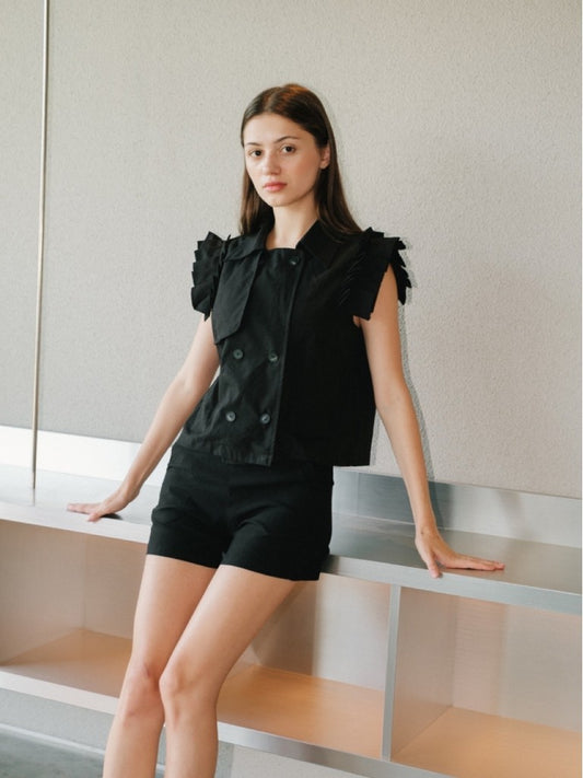 AUCTUS - Alma Ruffle Button Top
